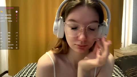 Snapshot of maidacompston chatting on 09/24/25, 09:12 Elina online show from 09/24/25, 09:12