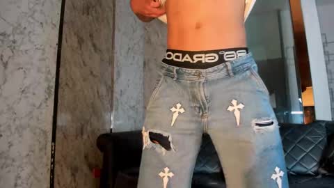 Snapshot of maik_mejia chatting on 02/21/26, 07:37 MAIK MEJIA online show from 02/21/26, 07:37