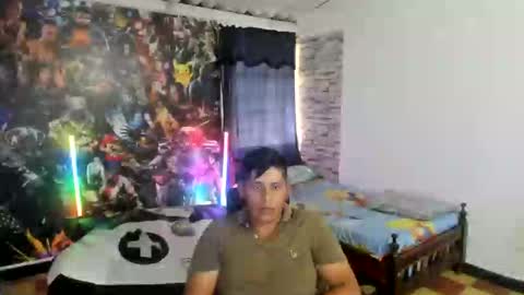 Snapshot of maiker_lozano_ chatting on 10/23/25, 07:01 maiker lozano online show from 10/23/25, 07:01