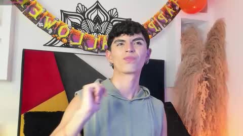 Snapshot of maiky_cooper chatting on 10/26/25, 08:04 Maiky Cooper online show from 10/26/25, 08:04