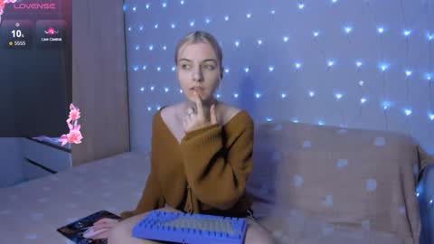 Your kitty online show from 10/16/25, 03:35