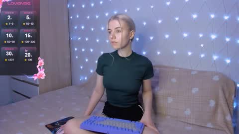 Your kitty online show from 11/01/25, 03:36