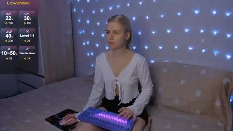 Your kitty online show from 04/28/26, 03:39