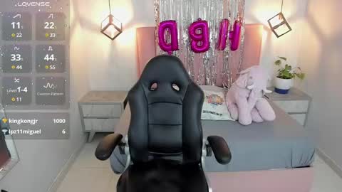 Snapshot of mailylove1 chatting on 02/07/25, 02:26 M A I L Y online show from 02/07/25, 02:26