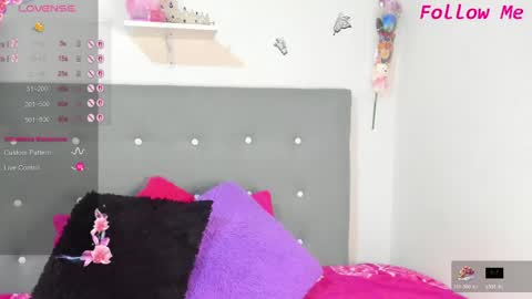 mailyn bakerrr  online show from 05/31/26, 04:47