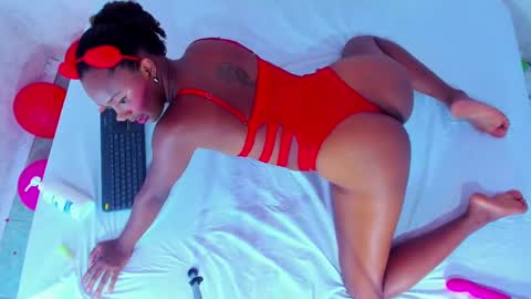 Mailyn online show from 02/14/25, 09:10