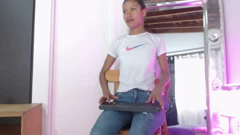 Snapshot of mailyn_gold chatting on 05/04/26, 11:50 mailyn_gold online show from 05/04/26, 11:50