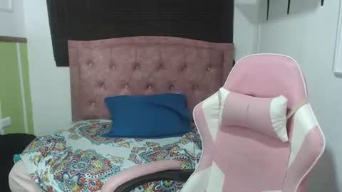 Snapshot of maira_md chatting on 06/11/26, 12:32 MAIRA online show from 06/11/26, 12:32