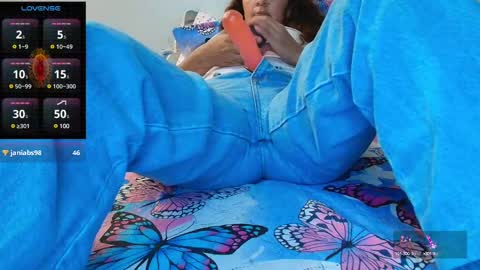 Snapshot of maira_milf chatting on 02/12/25, 08:18 Maira online show from 02/12/25, 08:18