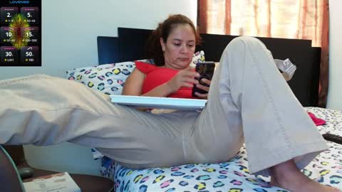 Snapshot of maira_milf chatting on 02/13/25, 08:03 Maira online show from 02/13/25, 08:03