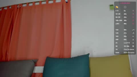 Snapshot of maison_sofiaa chatting on 01/27/25, 05:25 online show from 01/27/25, 05:25