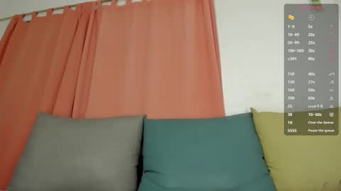 Snapshot of maison_sofiaa chatting on 02/04/25, 05:10 online show from 02/04/25, 05:10