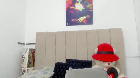 Snapshot of maite_milky18 chatting on 10/30/25, 12:34 maite_milky18 online show from 10/30/25, 12:34