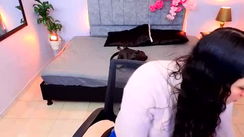 Snapshot of maite_stone1 chatting on 10/05/25, 03:27 MAITE STONE1 online show from 10/05/25, 03:27