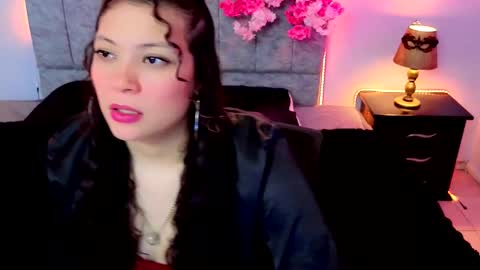 Snapshot of maite_stone1 chatting on 10/11/25, 05:17 MAITE STONE1 online show from 10/11/25, 05:17