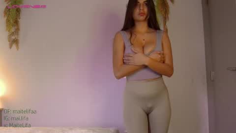 Snapshot of maitelifacb chatting on 01/22/25, 01:32 Maite online show from 01/22/25, 01:32