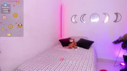 Snapshot of maithe_ferrer chatting on 12/05/24, 05:48 MAITHEFERRER online show from 12/05/24, 05:48