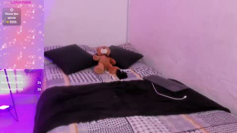 Snapshot of maithe_ferrer chatting on 12/12/24, 09:30 MAITHEFERRER online show from 12/12/24, 09:30