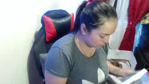 Hello friends Im on another account    online show from 01/22/25, 02:37