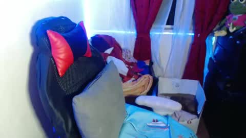 Hello friends Im on another account    online show from 01/23/25, 07:22