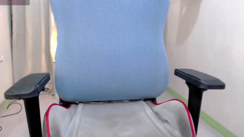 Snapshot of majestic_anne chatting on 12/19/24, 07:07 Annalyn online show from 12/19/24, 07:07