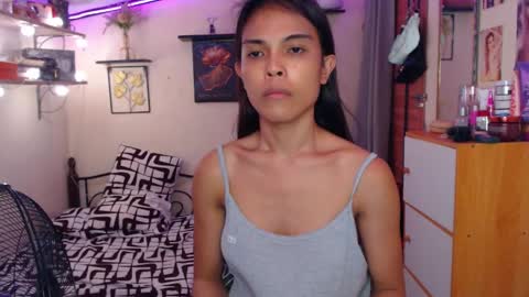Snapshot of majestic_bella chatting on 05/16/26, 03:33 Bella online show from 05/16/26, 03:33