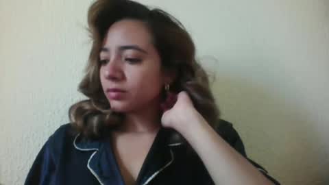 Snapshot of majo_gomezz chatting on 10/22/25, 04:18 majo_gomezz online show from 10/22/25, 04:18