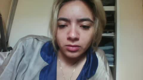 Snapshot of majo_gomezz chatting on 11/08/25, 06:18 majo_gomezz online show from 11/08/25, 06:18