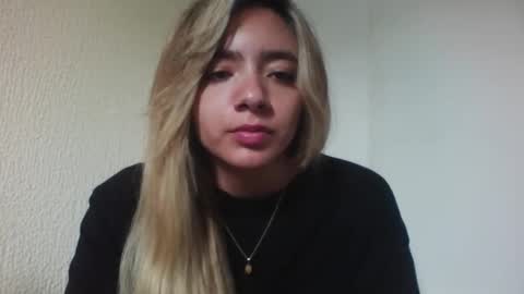 Snapshot of majo_gomezz chatting on 12/02/25, 04:24 majo_gomezz online show from 12/02/25, 04:24
