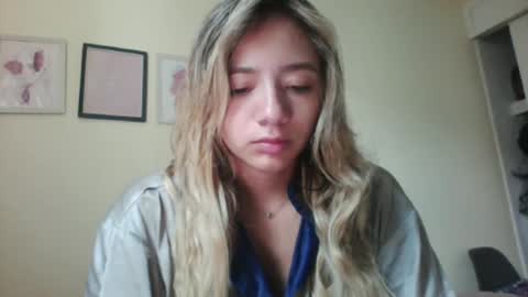 Snapshot of majo_gomezz chatting on 01/18/26, 05:17 majo_gomezz online show from 01/18/26, 05:17