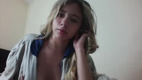 Snapshot of majo_gomezz chatting on 01/19/26, 05:22 majo_gomezz online show from 01/19/26, 05:22
