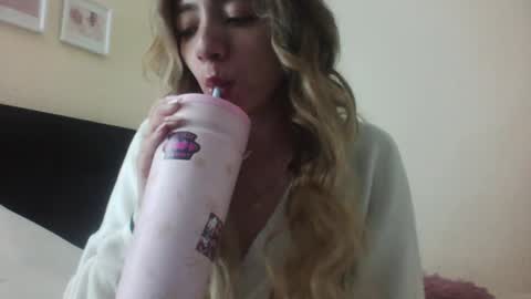 Snapshot of majo_gomezz chatting on 02/28/26, 02:01 majo_gomezz online show from 02/28/26, 02:01