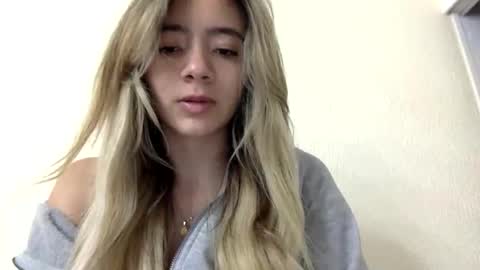 majo_gomezz online show from 03/15/26, 11:44