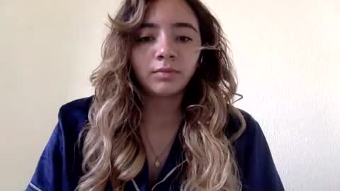 majo_gomezz online show from 06/25/26, 04:00