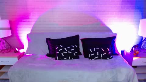 Makarena  online show from 02/08/25, 02:16