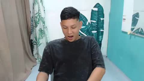 makehugecock online show from 10/27/25, 08:13