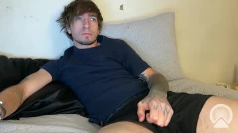 Snapshot of makeithott chatting on 12/15/24, 11:12 makeithott online show from 12/15/24, 11:12