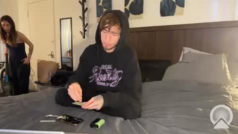 Snapshot of makeithott chatting on 02/16/25, 01:25 makeithott online show from 02/16/25, 01:25