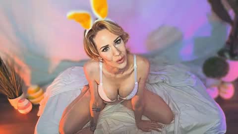 Snapshot of makemebeautiful chatting on 03/04/25, 07:01  April Dayze  makemebeautiful online show from 03/04/25, 07:01