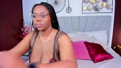 makena online show from 02/08/26, 03:32