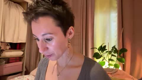 Snapshot of makesquirtt chatting on 11/15/25, 04:14 Follow please and enjoy online show from 11/15/25, 04:14