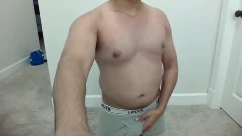 Snapshot of makeyousatisfied12 chatting on 12/01/25, 11:32 Rakesh Slave online show from 12/01/25, 11:32