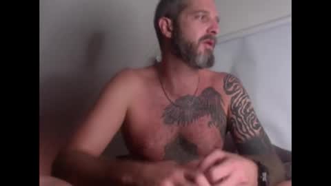 Snapshot of makeyoushakeattheknees chatting on 02/17/25, 11:44 Marvin Straighish online show from 02/17/25, 11:44