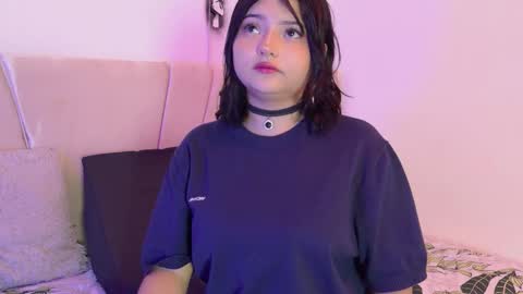 Snapshot of makii__ chatting on 11/11/25, 08:20 Maki online show from 11/11/25, 08:20