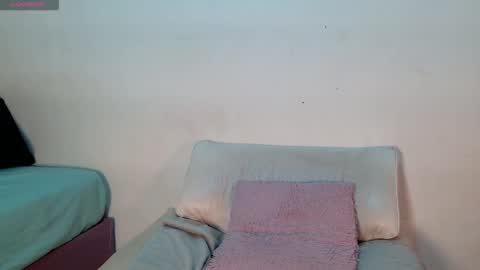 Snapshot of makii__ chatting on 02/15/26, 09:22 Maki online show from 02/15/26, 09:22