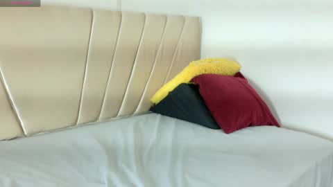 Snapshot of makii__ chatting on 03/30/26, 07:48 Maki online show from 03/30/26, 07:48