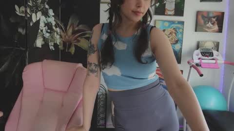 MakiyahBelle online show from 12/17/25, 06:08