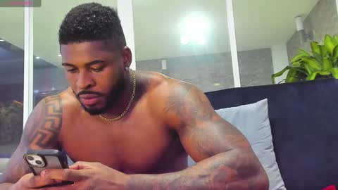 Snapshot of makonneen chatting on 12/15/24, 05:34 Makonnen online show from 12/15/24, 05:34