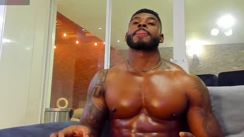 Snapshot of makonneen chatting on 12/20/24, 06:19 Makonnen online show from 12/20/24, 06:19