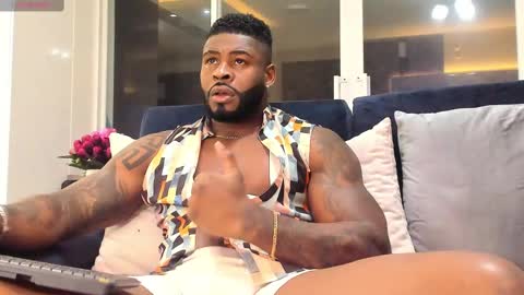 Snapshot of makonneen chatting on 03/12/25, 02:20 Makonnen online show from 03/12/25, 02:20